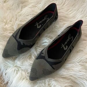 Seven7 Elsa Point Camo Flats Size 8